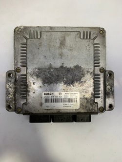 Комп'ютер двигуна renault 0281010556 8200153946 фото №1
