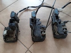 Замок двері mazda 626 sedan/hb 5d фото №1