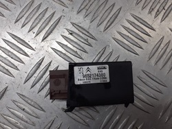 Реле насоса топлива citroen c2 1.4 9652174380 фото №1