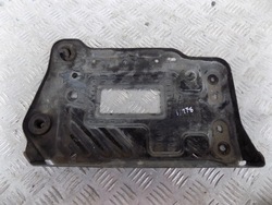 Mercedes w176 основание акумулятора фото №1