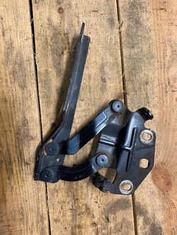 Vw passat b6 петля капота левый 3c0823301e фото №1