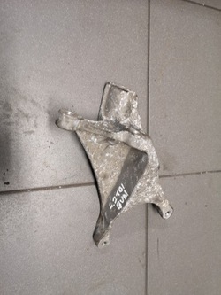 Лапи двигуна audi a8 d3 4.2 tdi 4e0199370ba фото №1