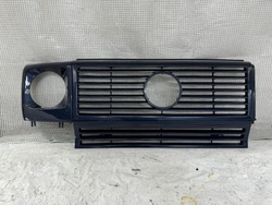 Mercedes gklasa w463 решітка радіатора панель кріплення фар праві фото №1