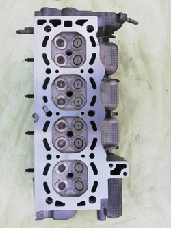 Головка astra meriva zafira vectra b c 1.8 16v x18xe1 x18 xe1 13106874 фото №1