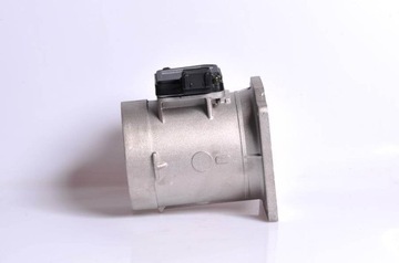 Расходомер audi a4 a6 a8 passat 078133471a фото №1