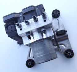 Abs bmw f01 f02 f10 f11 f06 f11 f12 f13 6856841 6868327 6868329 фото №1
