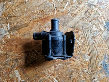 Додатковий насос води vw audi 1.6tdi 5q0965561b фото №1