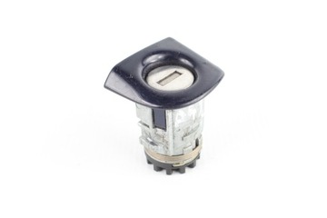 Вставка замка дверь audi a4 b7 04-08 англичанин фото №1