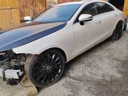 Крило переднє лівий mercedes cls w257 фото №1