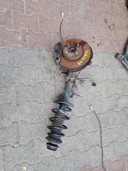 Mcperson праві перед toyota yaris ii 1.4 d4d фото №1