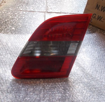 Mercedes b клас w245 права задня лампа кришка оригінал фото №1