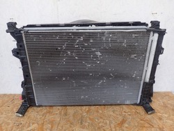 Радіаторів води infiniti q30 mercedes a c клас cla 1.5d a2465001203 фото №1