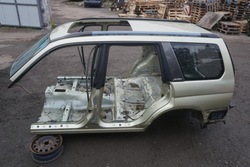 Subaru forester ii sg крило задній лівий фартух лонжерон поріг 2002-2007rok фото №1