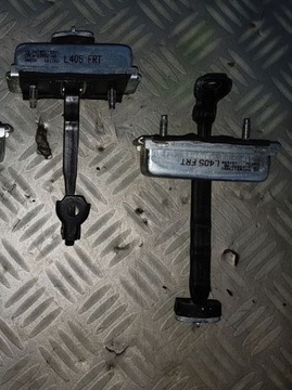 Range rover vogue l405 обмежувач двері лівий фото №1