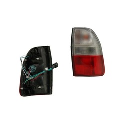 Лампа задняя правая mitsubishi l200 01-05 фото №1