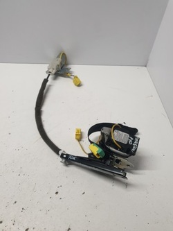 Pas безпеки переднє праві vw phaeton фото №1