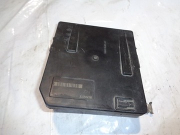 Kangoo ii коробка запобіжників 8200451902d фото №1