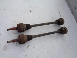 Піввісь лівий зад vw touareg 7l i fl 2.5 tdi фото №1