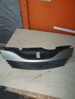 Решётка решётка радиатора renault laguna ii 2001-2005 фото №1