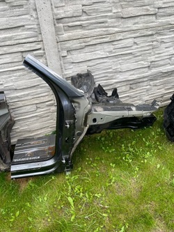 Четверть правая правые перед фартук лонжерон q3 83a lz7s фото №1