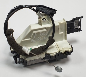 Замок двері праві зад задній bok citroen berlingo ii 828423 фото №1