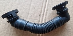 Шланг вентиляція картера двигуна 2.0 tdi 03l103493 фото №1