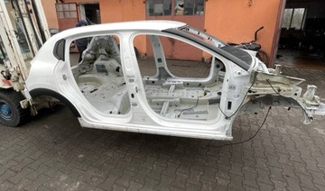 Чверть ліва права перед зад лонжерон поріг кузов citroen c3 iii 1.5 фото №1