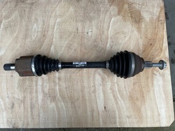 Vw tiguan 23r піввісь ліва 3q0 407 271 cd фото №1