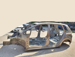 Golf vii sportsvan 2015 lc1z крыло четверть стойка крыша порог кузов фото №1