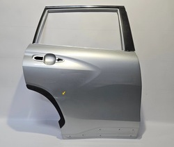 Двері праві зад toyota corolla cross оригінал фото №1