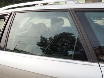 Audi a4 b7 універсал скло бокова двері ліва зад задня фото №1