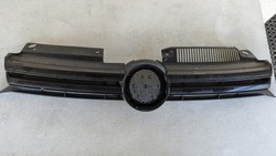 Решітка решітка радіатора vw golf vi hb фото №1