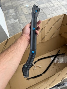 Toyota yaris прокладка планки дверь зад правый фото №1