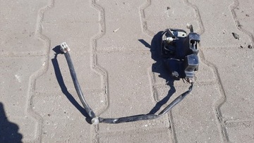 Замок двері правий зад mazda 626 фото №1