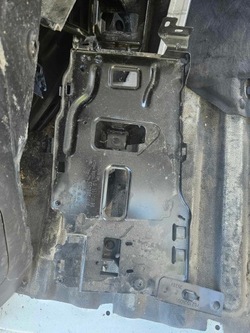 C5 aircross основание акумулятора фото №1