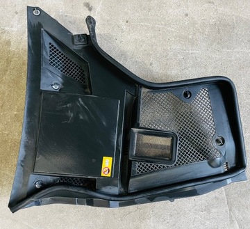 Mercedes c-klasa w205 панель під лобовим склом праві a2058300603 фото №1