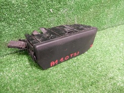 Коробка предохранителей audi a1 82a 1.0 tsi фото №1