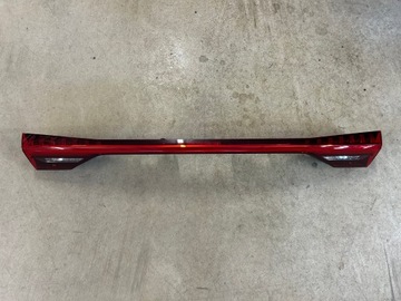 Audi q8 2019 лампа led накладка крышки зад 4m8945095c фото №1