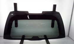 Стекло задняя зад chevrolet tahoe / suburban /gmc yukon 2000-2005 тёмное новая фото №1