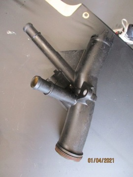 Штуцер воды vw 04l121026 фото №1