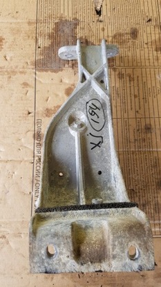 Лапи кронштейн насоса jaguar xj x351 aw93-2c325-ab фото №1