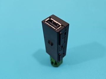 Гнездо usb skoda octavia iii 5q0035726e фото №1