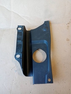 Защита маскировочная накладка подкапотное пространство 8s0821943b левая audi tt tts фото №1