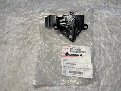 Новый оригинальный петля защелка капота двигателя toyota camry 2015 - 2017 фото №1