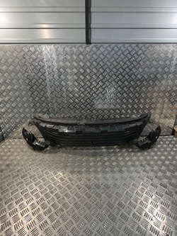 Peugeot 2008 2016-2019 решётка внутренняя 9814133480 фото №1
