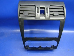 Рамка радіо консолі ґрати повітропровід forester iv 12-18r фото №1