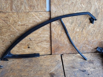 Прокладка двері правий перед renault clio v 803306673r фото №1