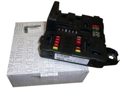 Нова оригінальна коробка запобіжників bsi renault megane ii 8200306033 фото №1