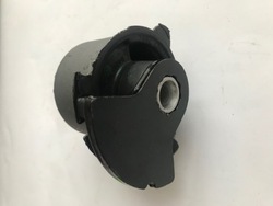 Втулка балка зад передняя dodge challenger 2009-21 фото №1