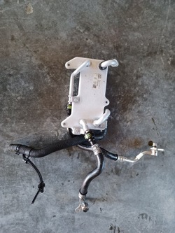 Audi rs4 b9 радиатор масла фото №1